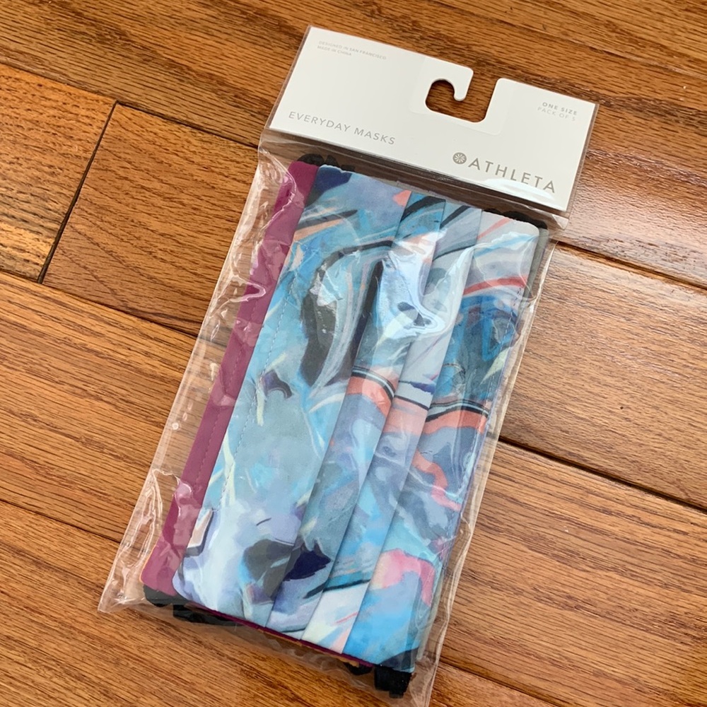 NWT Athleta one size everyday mask bundle pack of five masks and colors